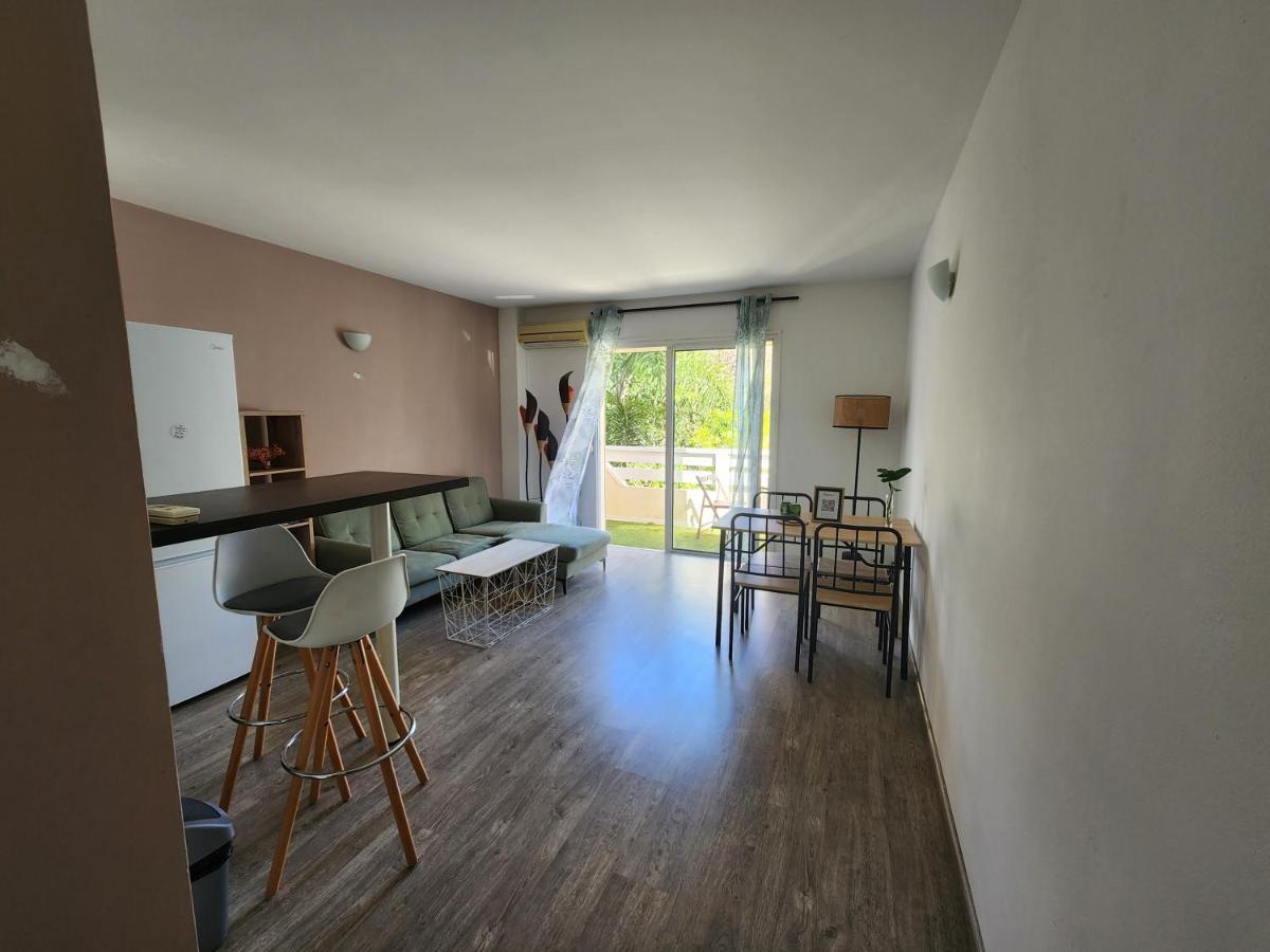 Appartement Cosy En Duplex Avec Jardin Et Cuisine A Trianon Нумеа Екстер'єр фото